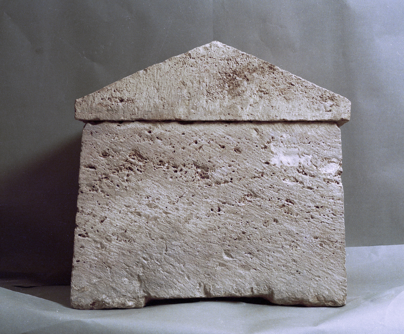 urna/ cineraria, cassa, cubica, liscia (III-I sec. a.C)