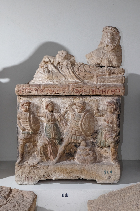 Oreste perseguitato dalle Erinni (urna/ cineraria, cassa, cubica, decorata) - bottega perugina (seconda metà II a.C)