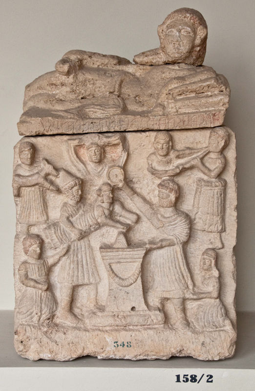 Sacrificio di Ifigenia (urna/ cineraria, cassa, cubica, decorata) (seconda metà II a.C)