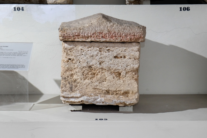 urna/ cineraria, cassa, cubica, liscia (II-I sec. a.C)