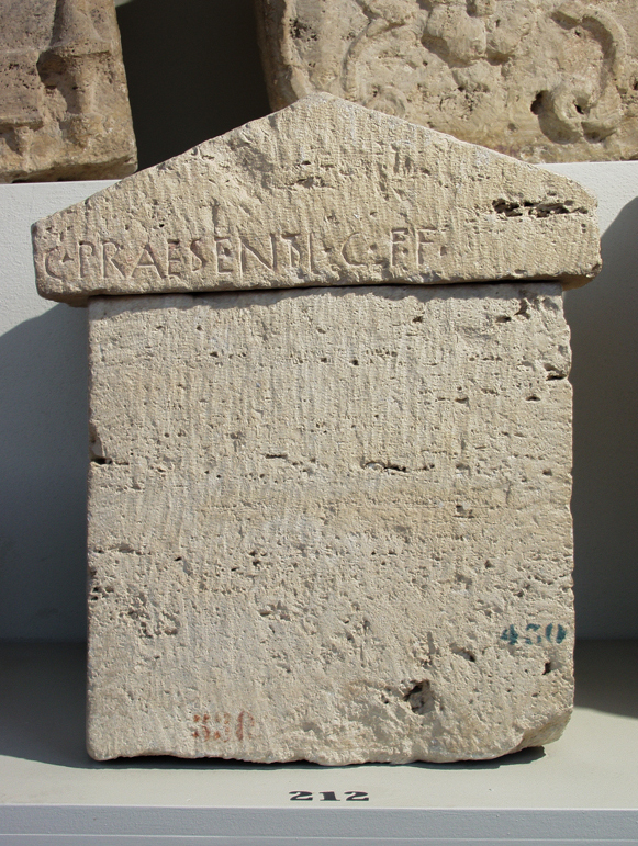 urna/ cineraria, cassa, cubica, liscia (prima metà I a.C)