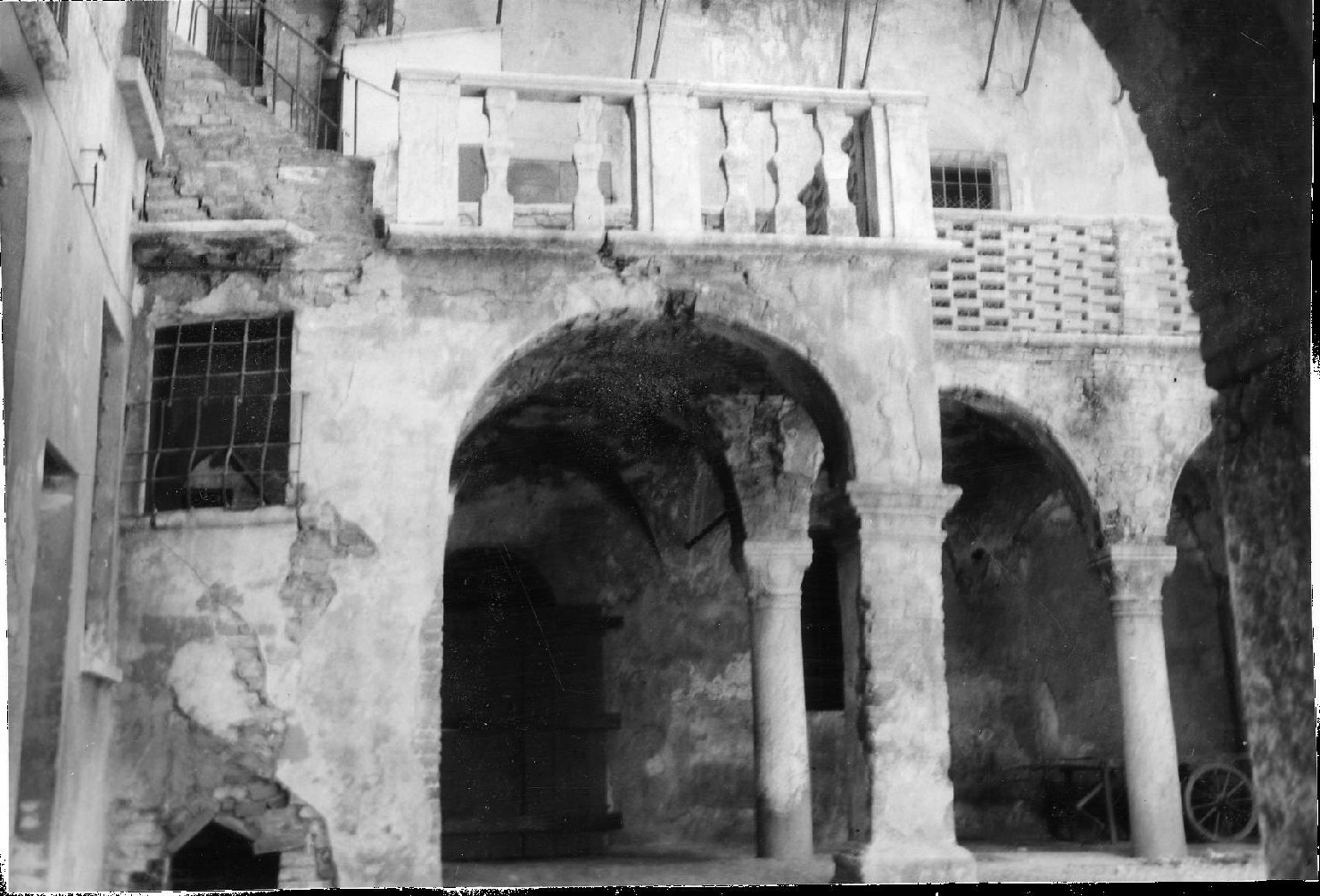 Architettura - Palazzi - Mantova (positivo) di anonimo (anonimo) (seconda metà XX)