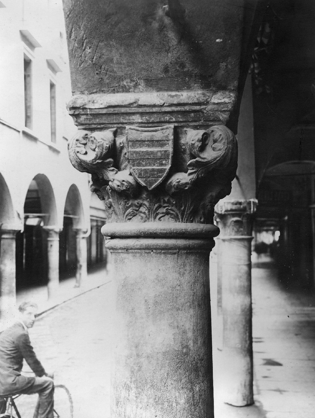 Architettura - Palazzi - Mantova (positivo) di anonimo (anonimo) (prima metà XX)