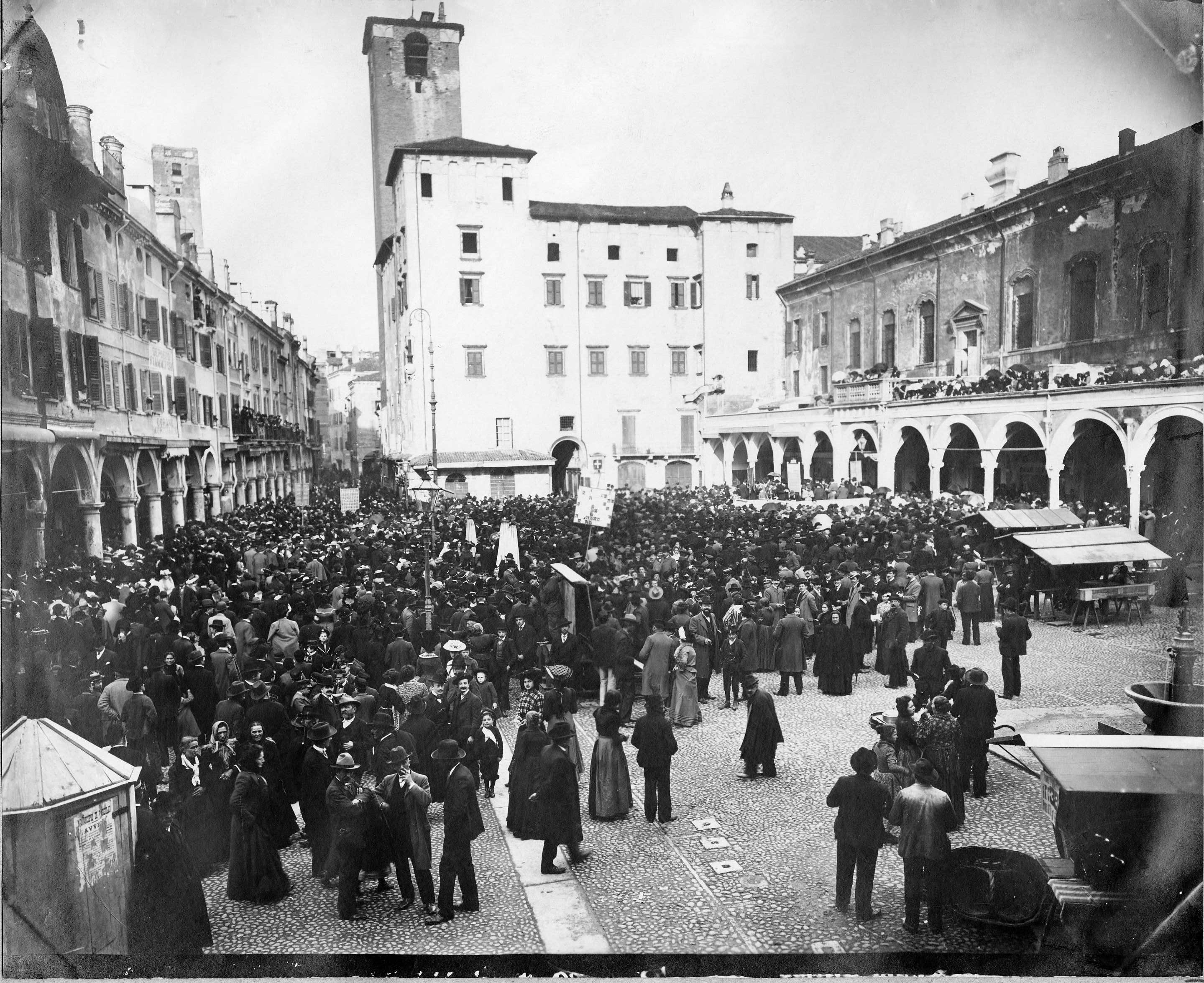 Architettura - Palazzi - Mantova (positivo) di anonimo (anonimo) (prima metà XX)