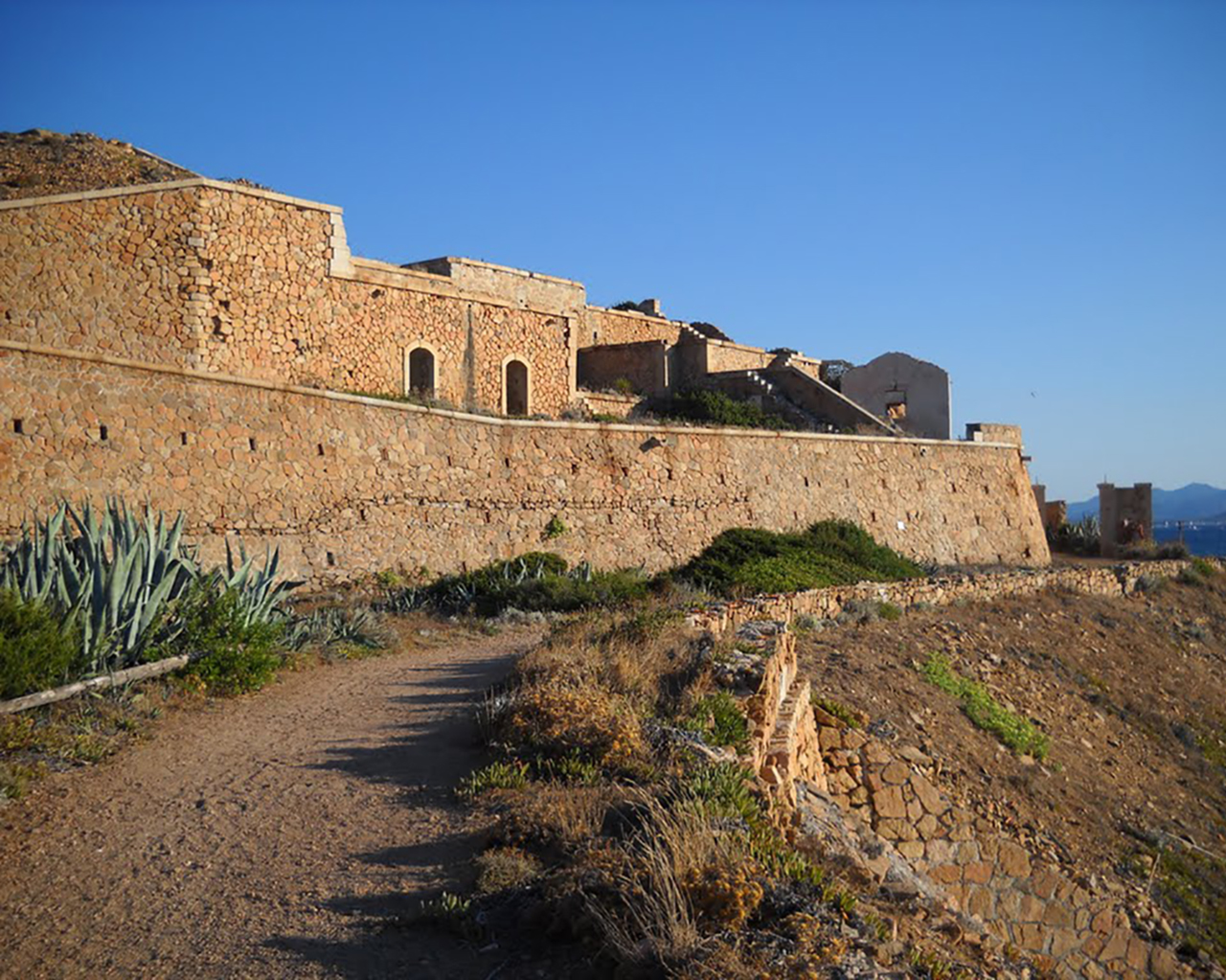 Opera punta rossa (batteria, militare)