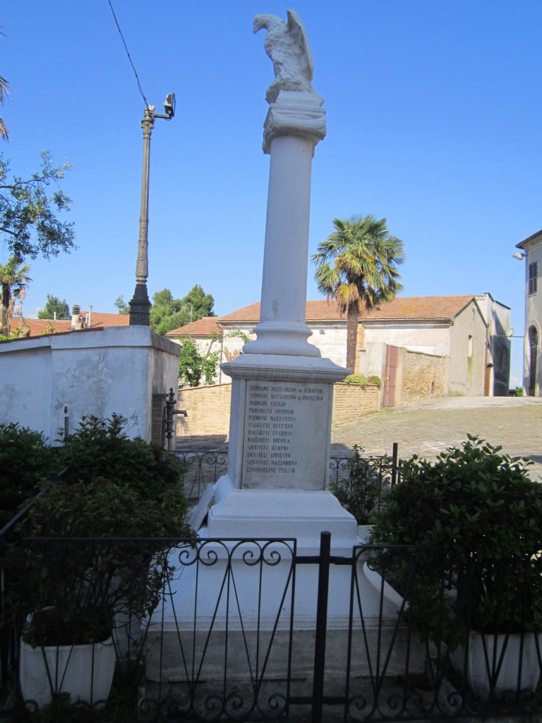 allegoria della Vittoria come aquila (monumento ai caduti - a colonna, opera isolata) - ambito marchigiano (primo quarto XX)