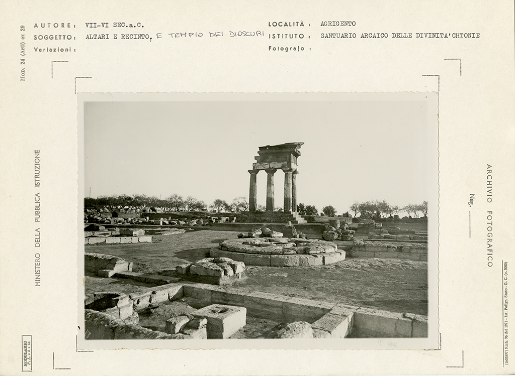 Sicilia - Agrigento - Valle dei Templi - Santuario arcaico delle divinità ctonie (positivo, insieme) di Anderson, Domenico (XX)