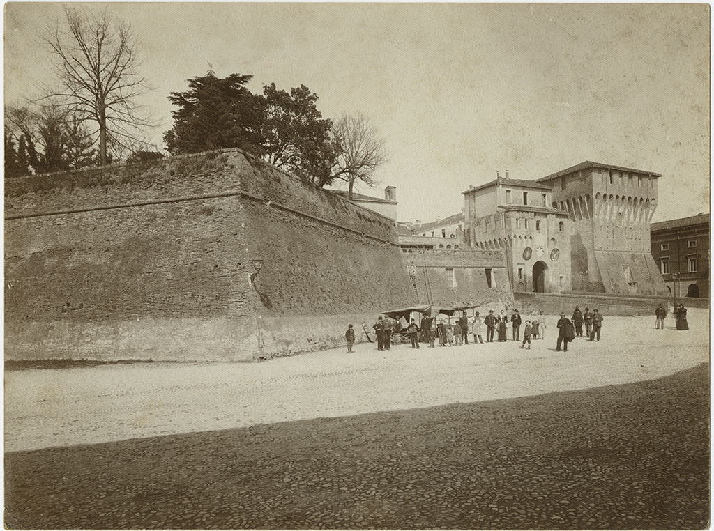 Architettura religiosa - Chiese (positivo, insieme) di Anonimo <1901-1950> (XX)