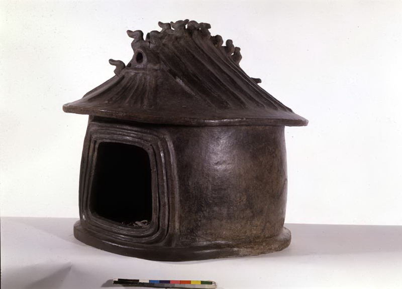urna a capanna (prima metà IX sec. a.C)