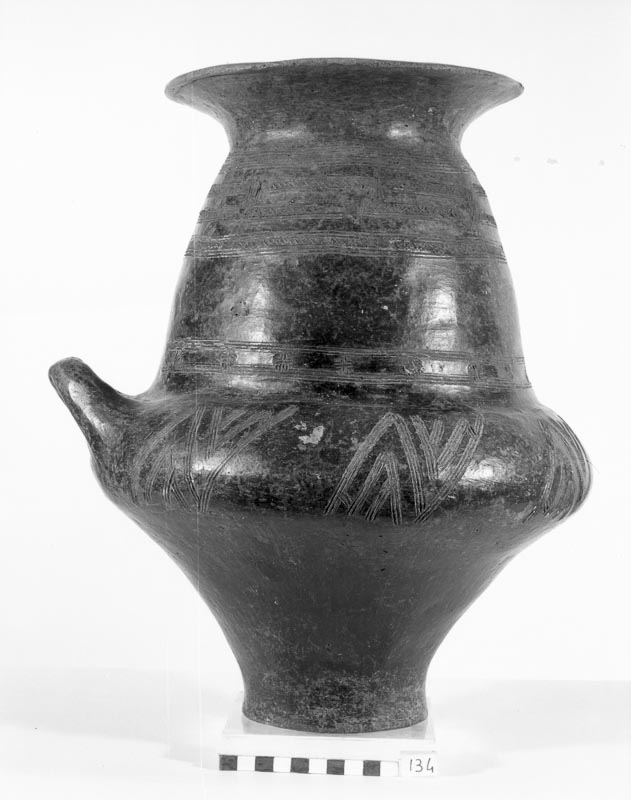 urna biconica (IX sec. a.C)