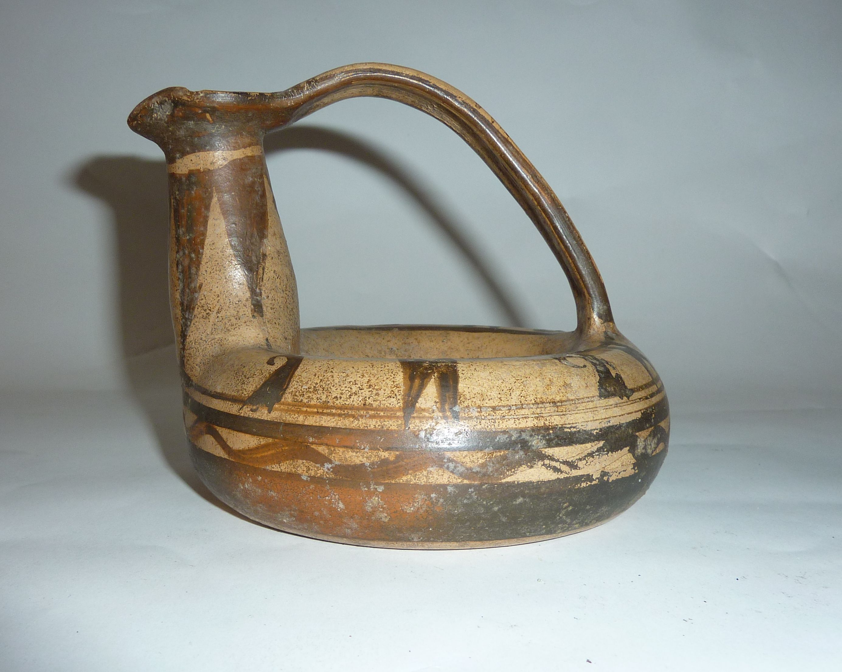 askos a ciambella (prima metà VII sec. a.C)