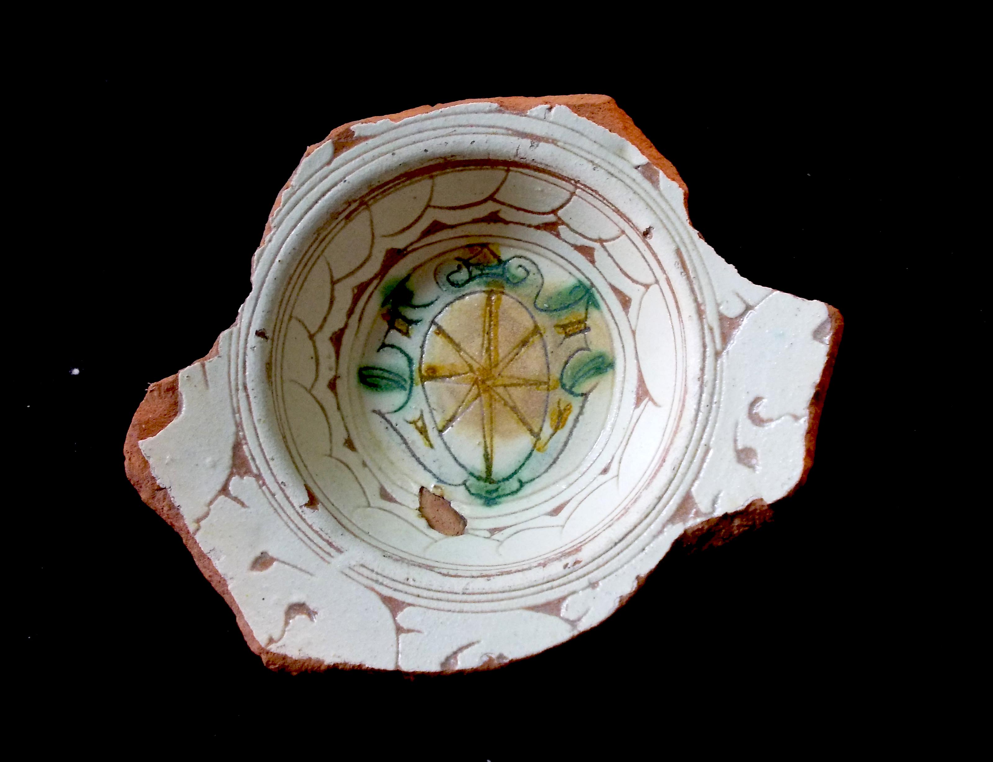 scodella, frammento - manifattura lucchese (XVI - XVII)