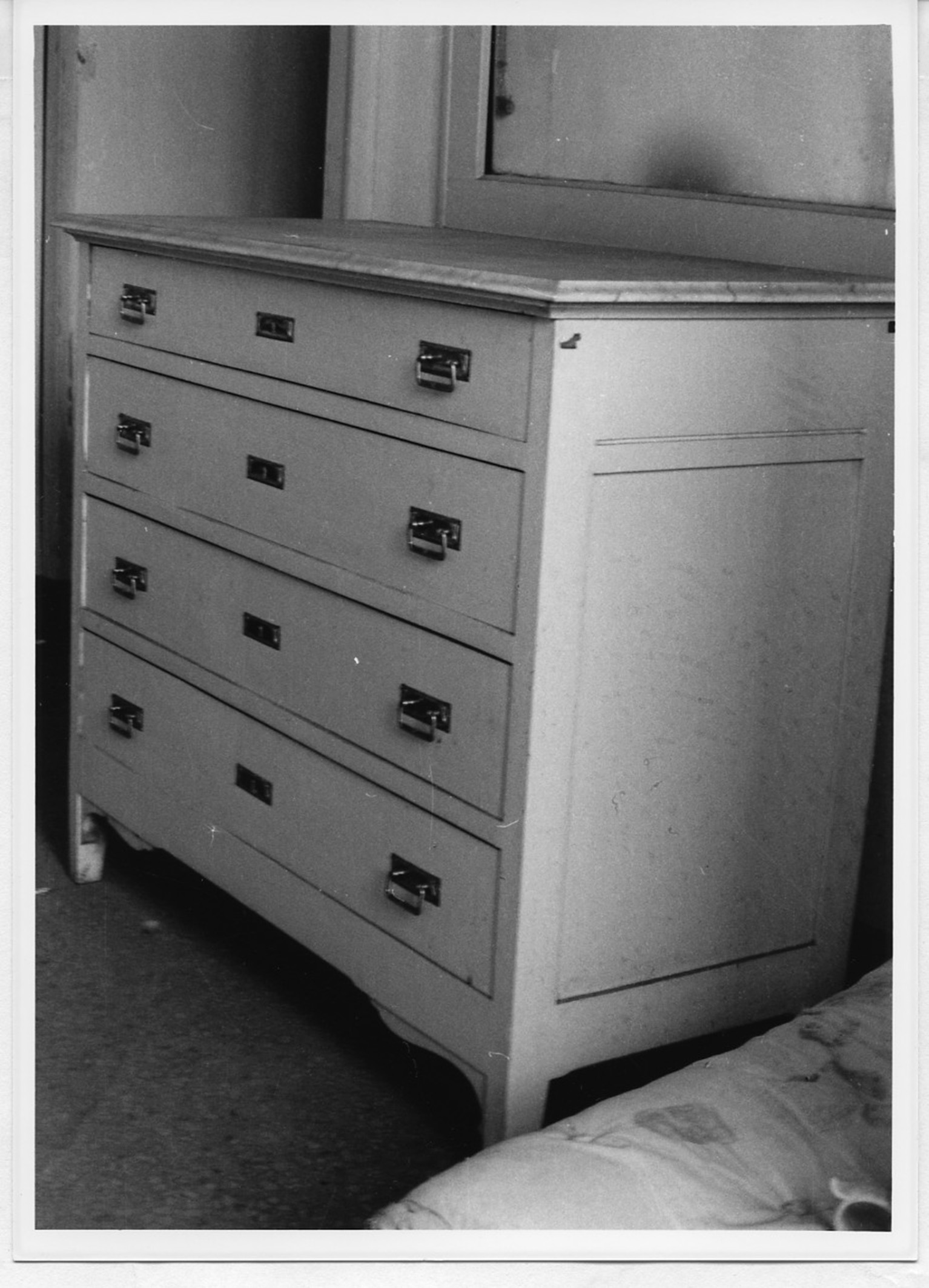 cassettone di Stabilimento Emilio Treves (bottega) - ambito piemontese (primo quarto XX)