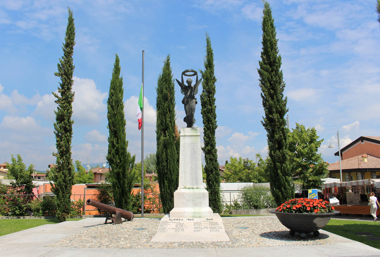 allegoria della Vittoria (monumento ai caduti - a cippo, opera isolata) di Asti Giovanni (attribuito) (sec. XX, sec. XX)