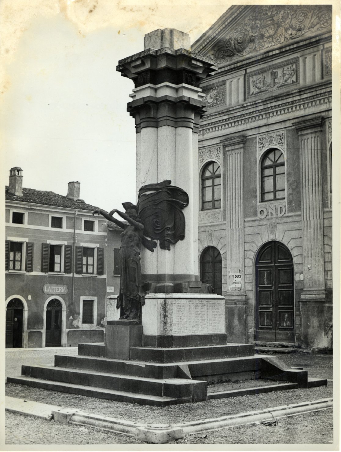monumento (positivo) di Anonimo (secondo quarto XX)