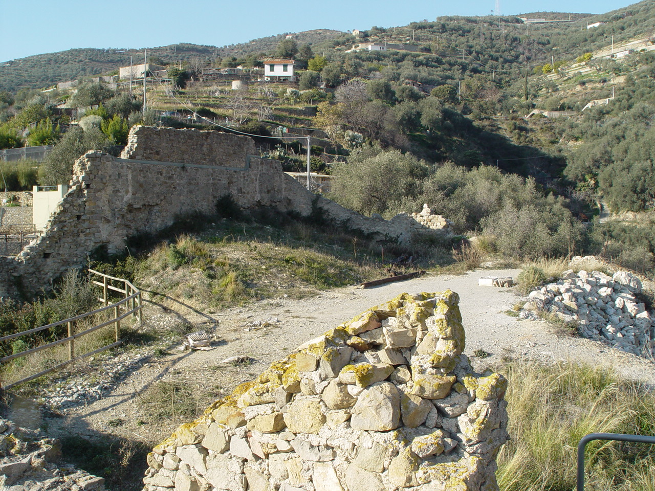 Castello di Taggia (sito pluristratificato) - Taggia (IM)  (Eta' romana)