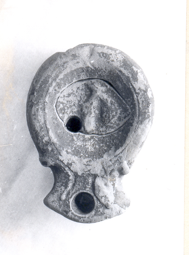 lucerna, monolicne, a volute (prima metà sec. I d.C)