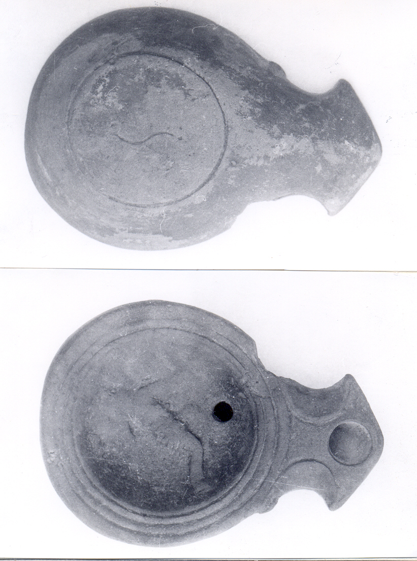 lucerna, monolicne, a volute (secc. I a.C./ I d.C)