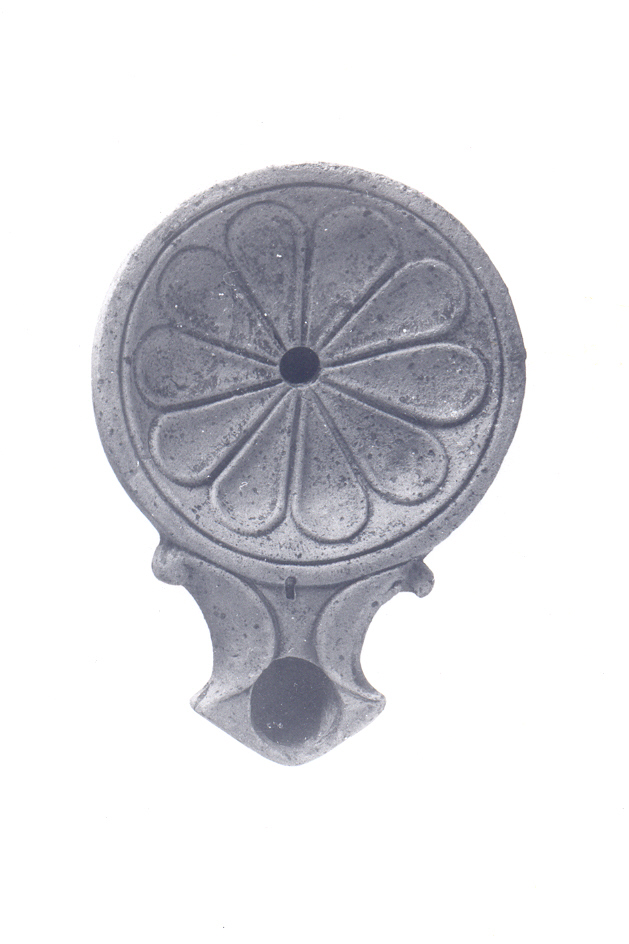 lucerna, monolicne, a volute (secc. I a.C./ I d.C)