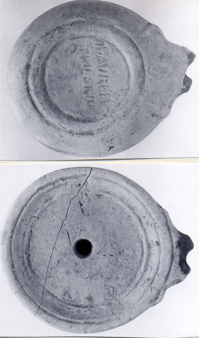 lucerna, monolicne, a volute (metà/ inizio secc. I a.C./ I d.C)