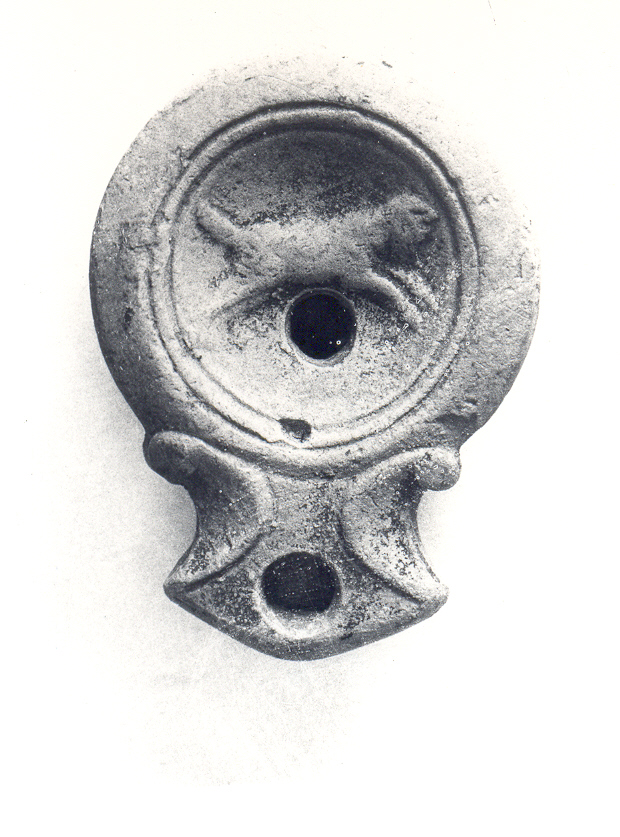 lucerna, monolicne, a volute - ambito friulano (sec. I d.C)