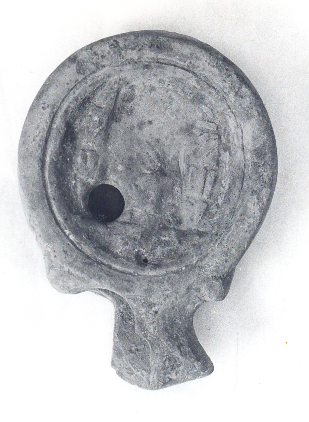 lucerna, monolicne, a volute (prima metà sec. I d.C)