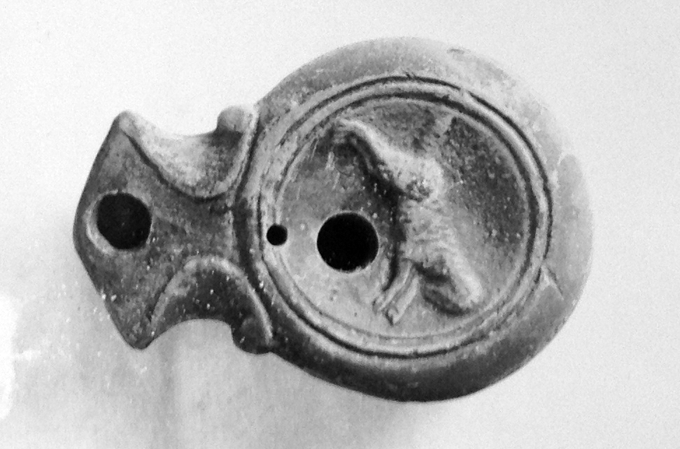 lucerna, monolicne, a volute (sec. I d.C)