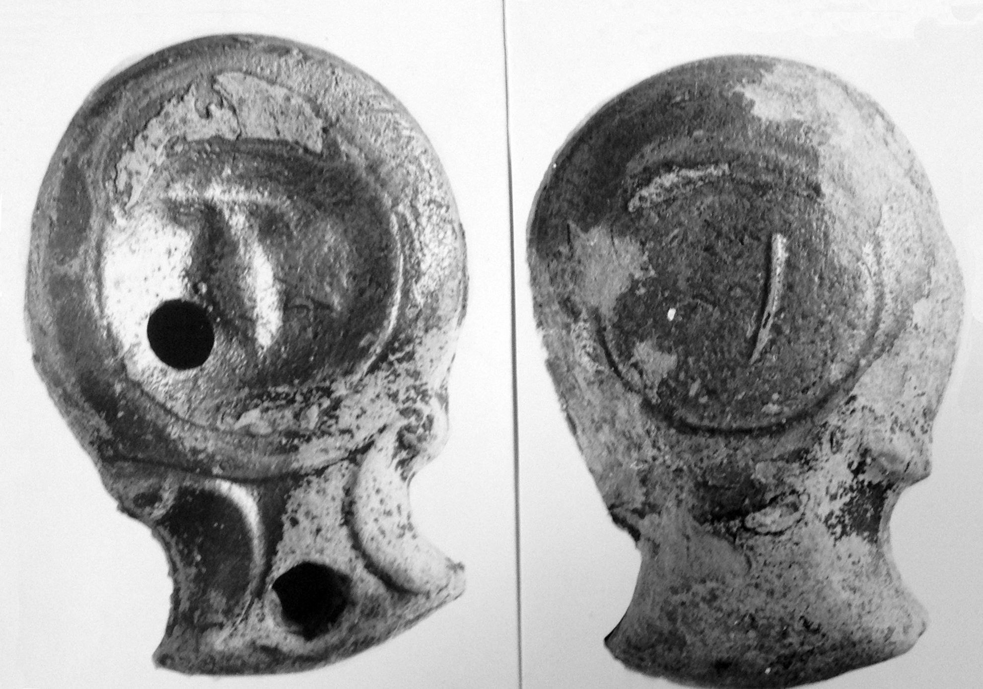 lucerna, monolicne, a volute (prima metà sec. I d.C)