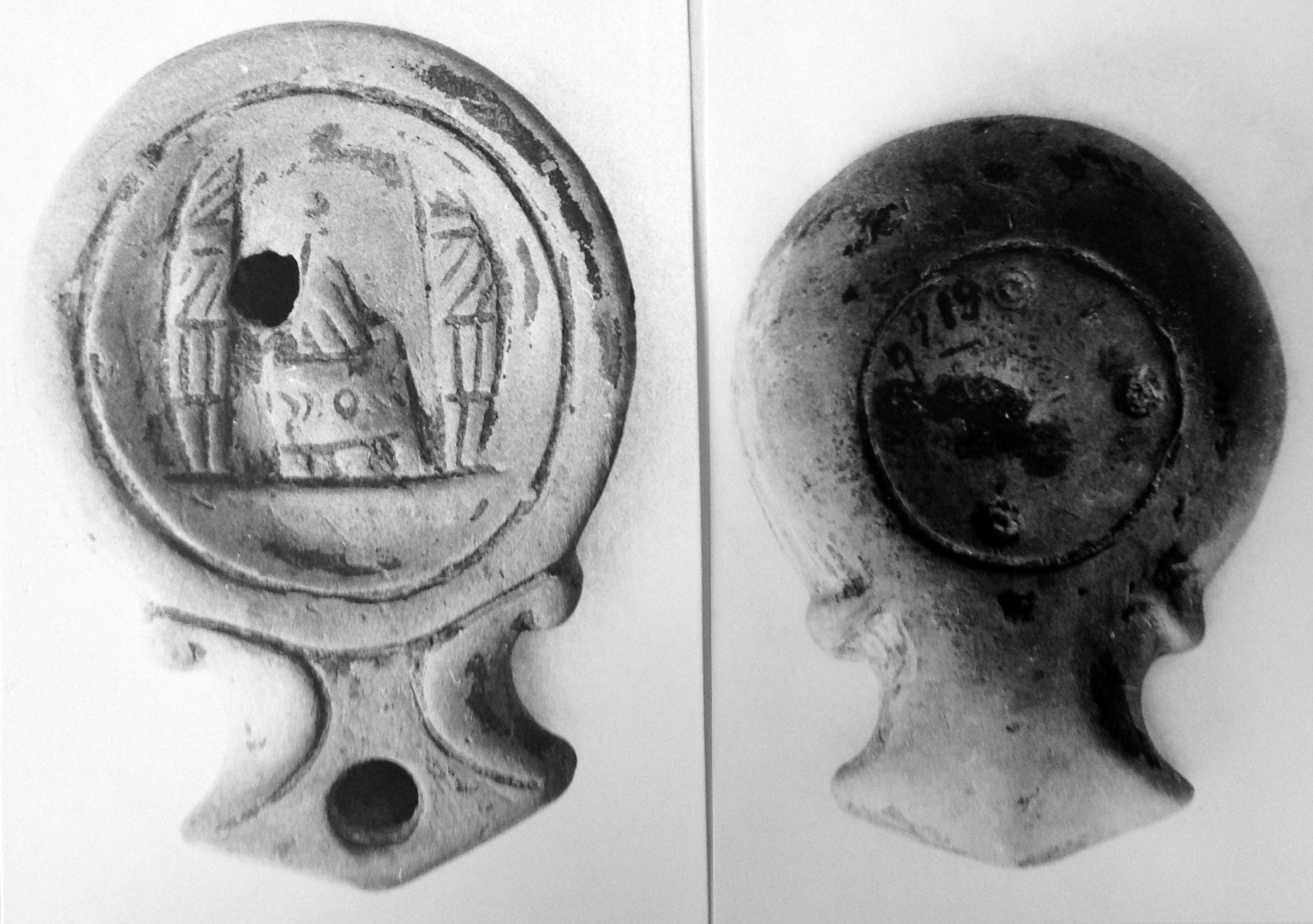 lucerna, monolicne, a volute (prima metà sec. I d.C)