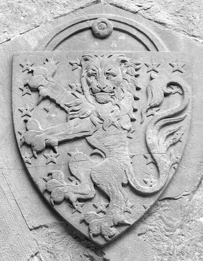 stemma gentilizio (rilievo) - produzione toscana (sec. XIX)
