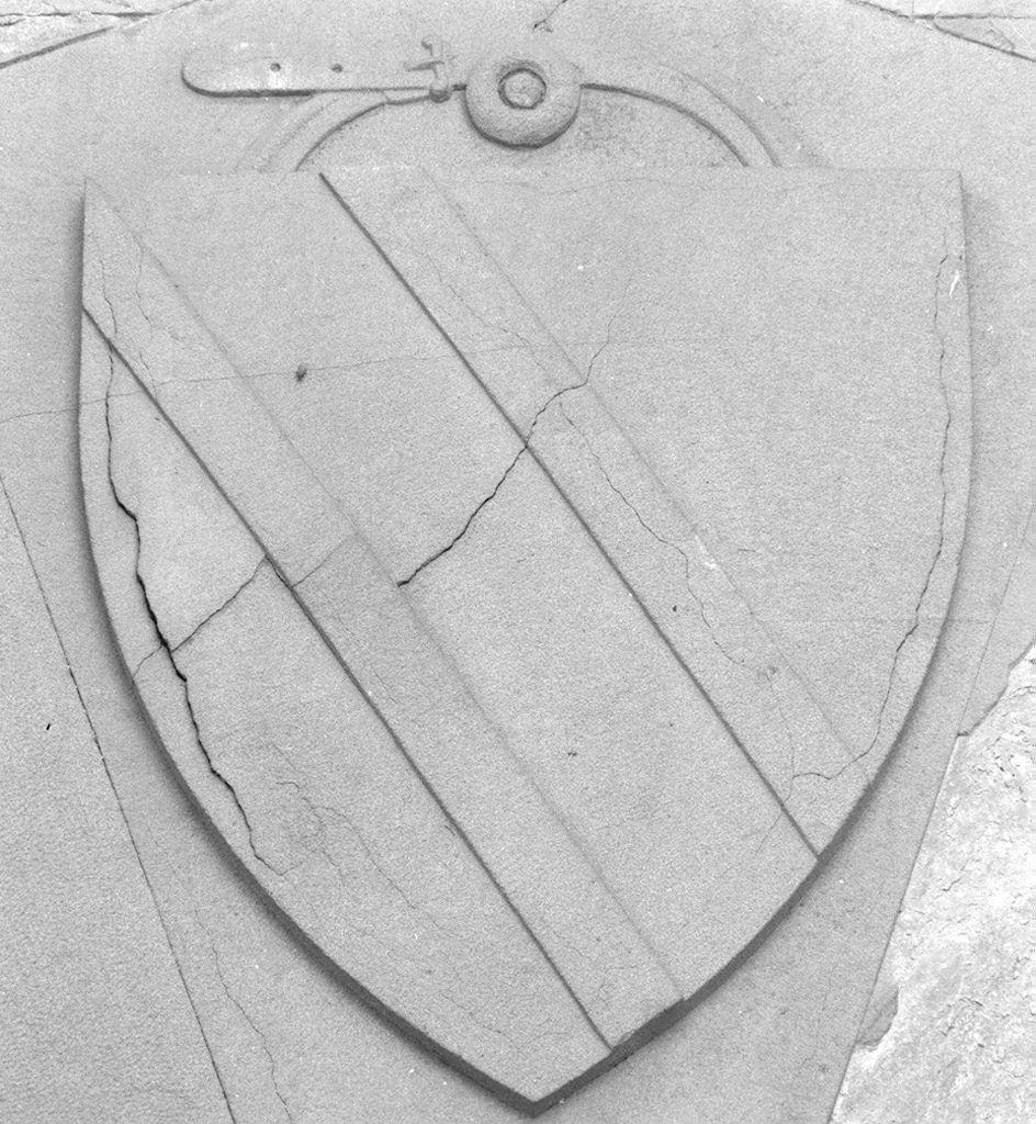 stemma gentilizio (rilievo) - produzione toscana (sec. XIX)