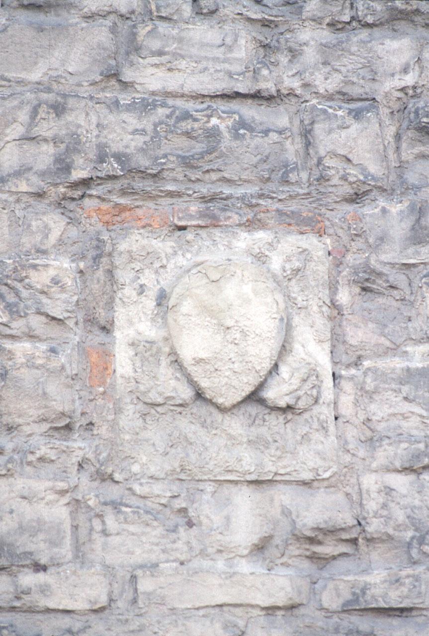 stemma gentilizio (rilievo) - produzione toscana (secc. XIV/ XV)