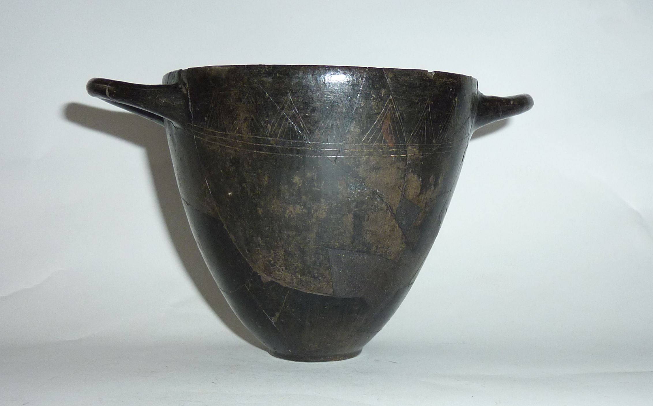 skyphos (secondo quarto VII sec. a.C)