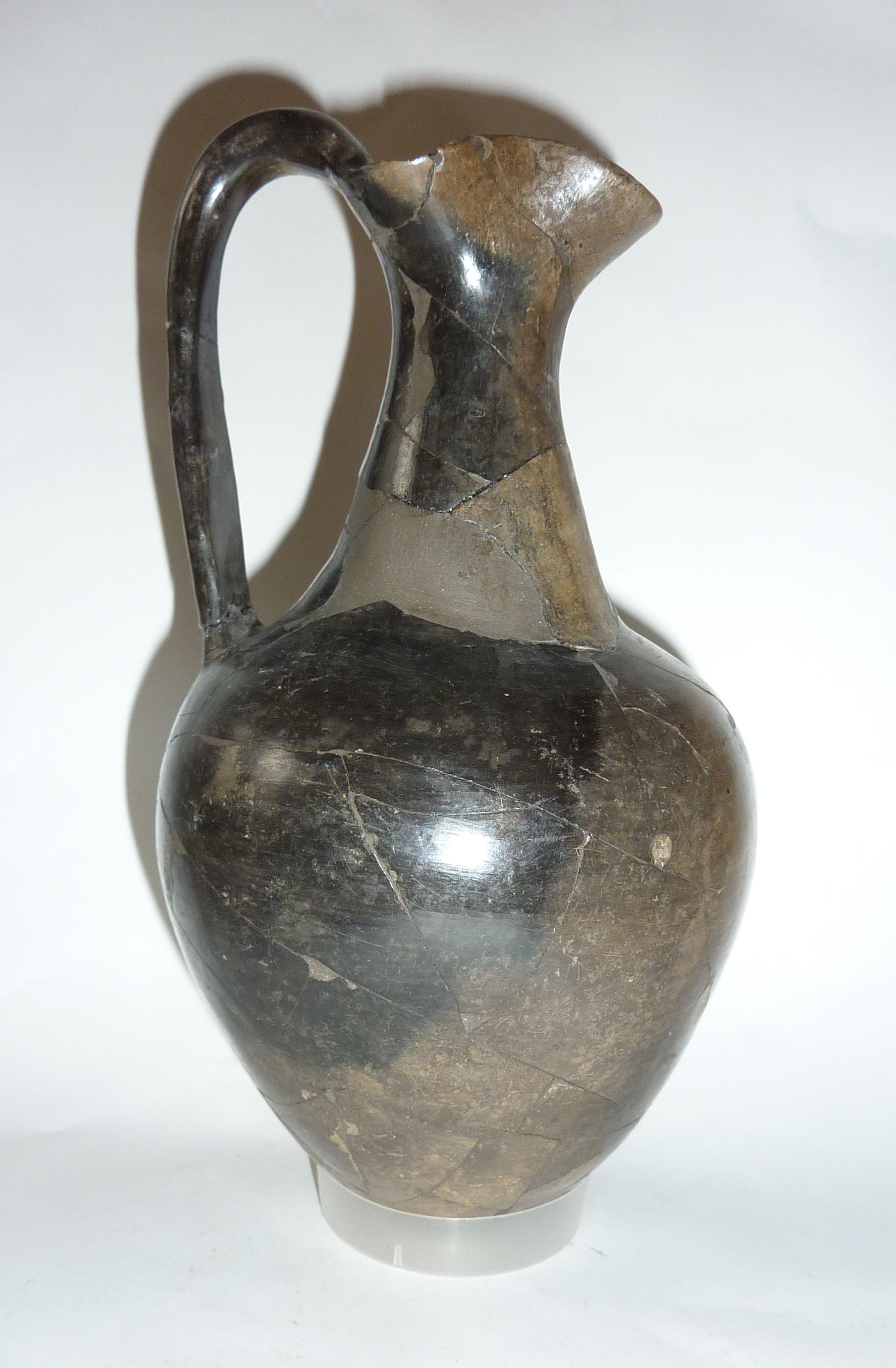oinochoe (secondo quarto VII sec. a.C)