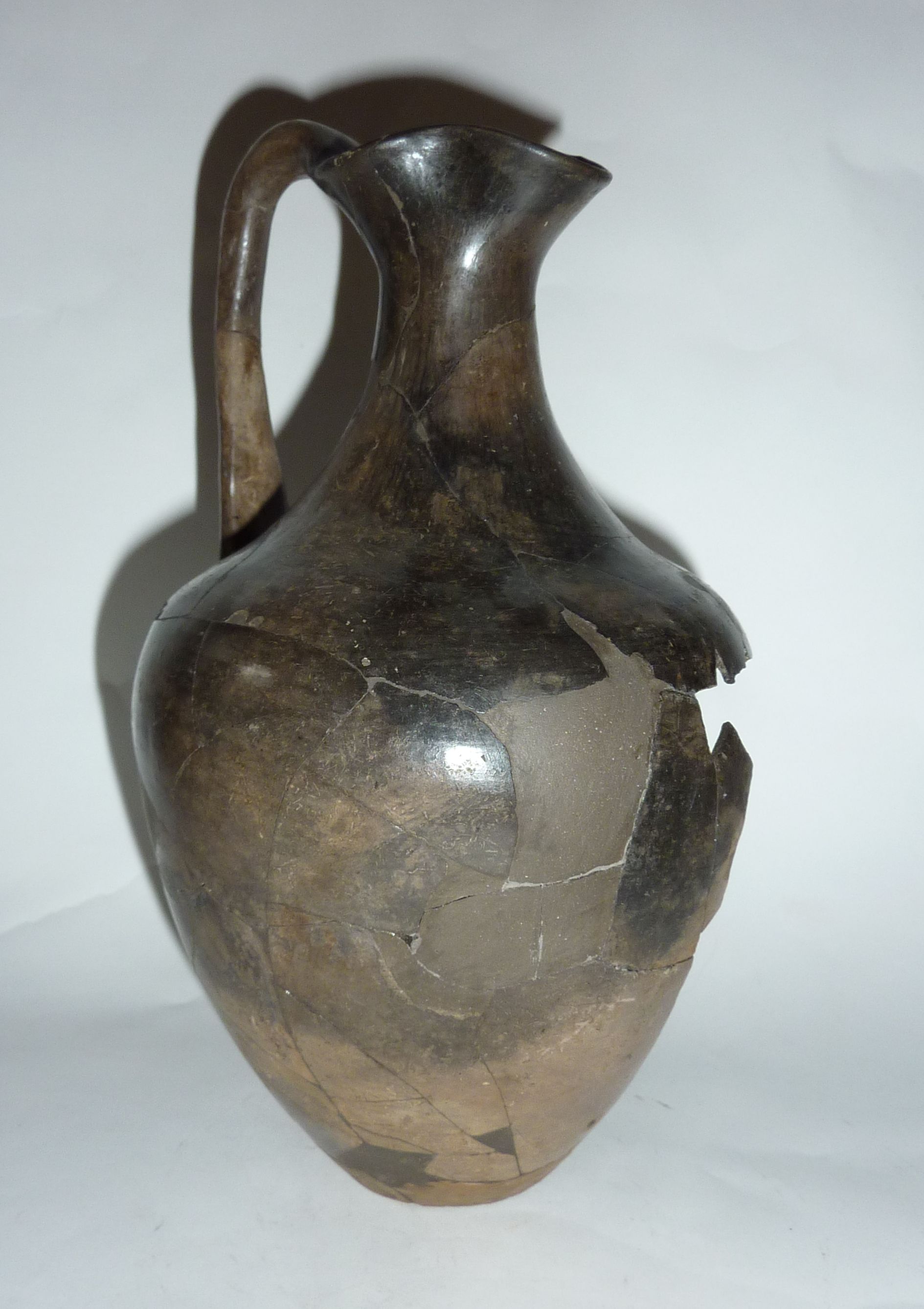 oinochoe (secondo quarto VII sec. a.C)