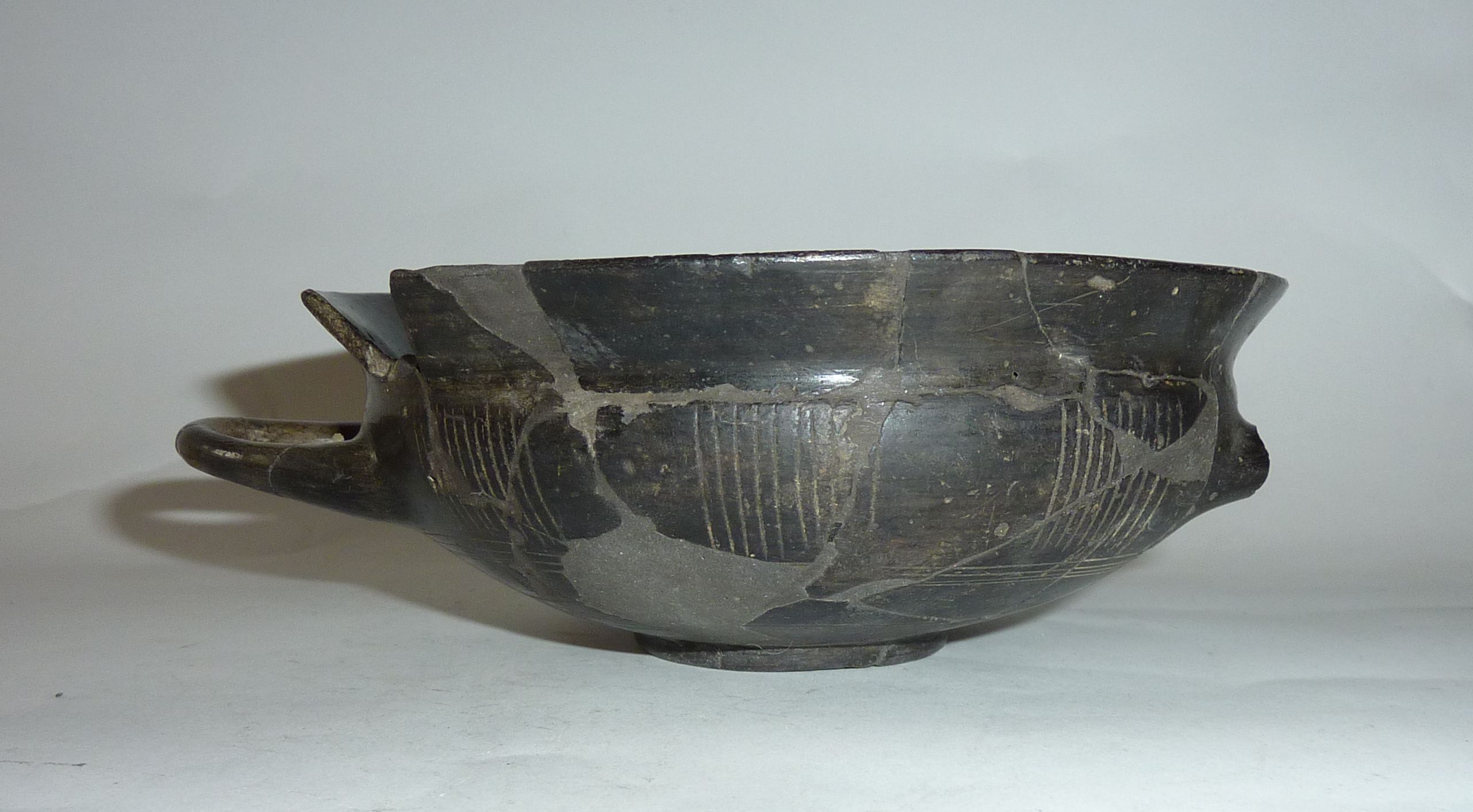 kylix (secondo quarto VII sec. a.C)