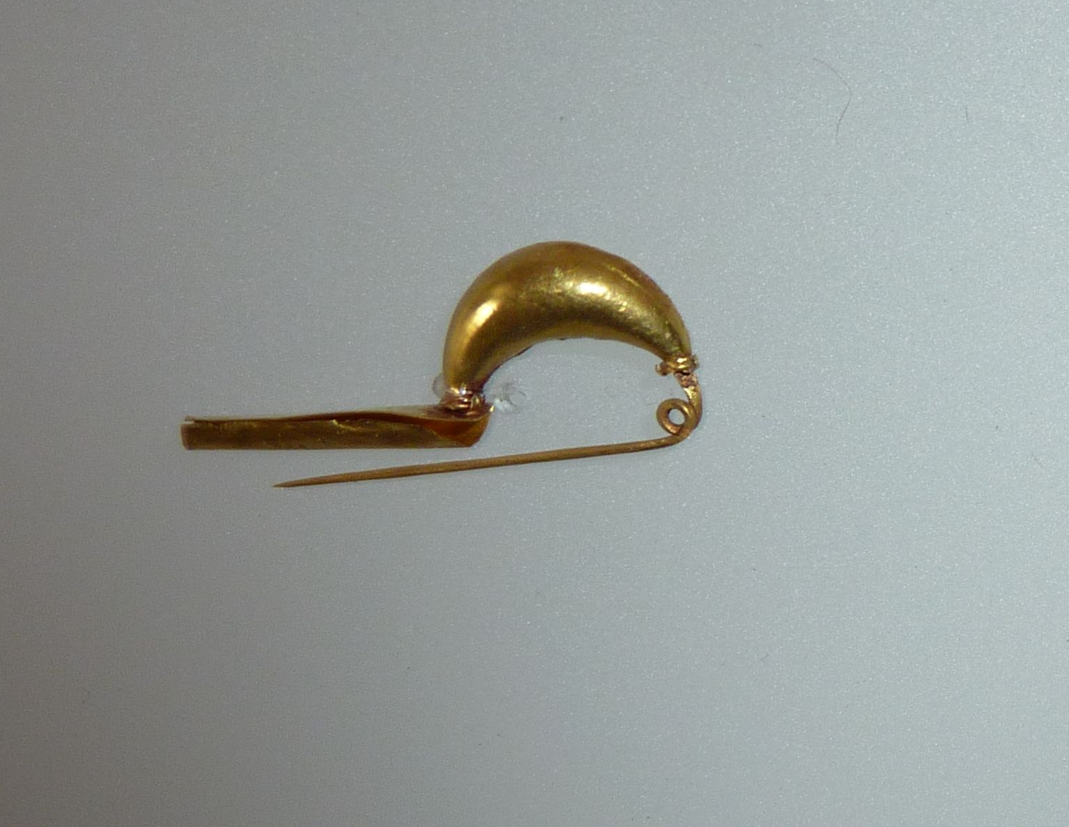 fibula a sanguisuga (VII sec. a.C)