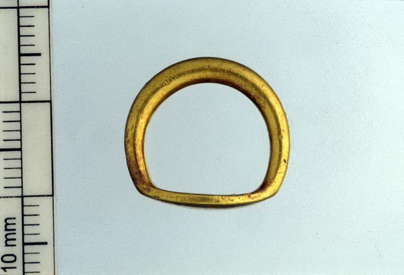 anello con castone liscio (V sec. a.C./ IV sec. a.C)