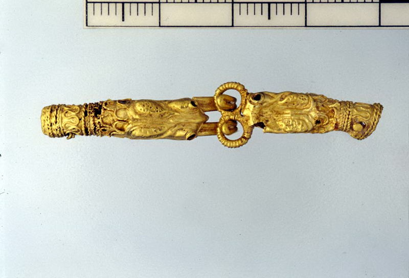 fermaglio di collana (VI sec. a.C./ V sec. a.C)