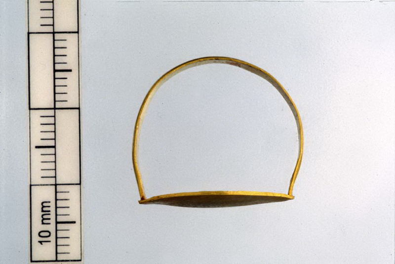 anello con castone liscio (V sec. a.C./ IV sec. a.C)