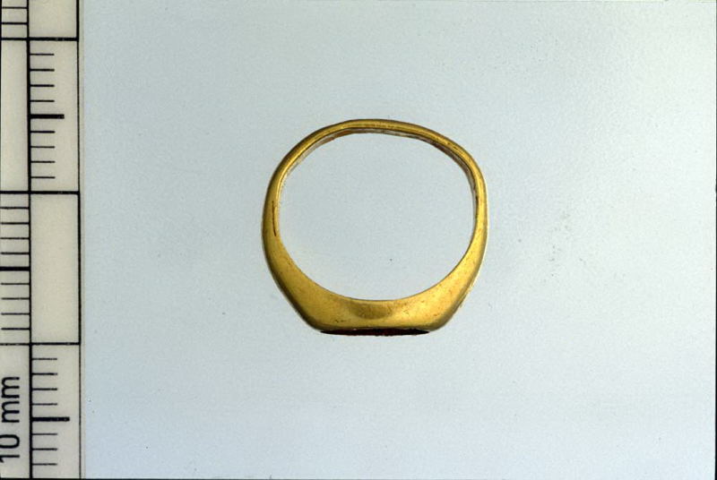 anello con castone (V sec. a.C./ IV sec. a.C)