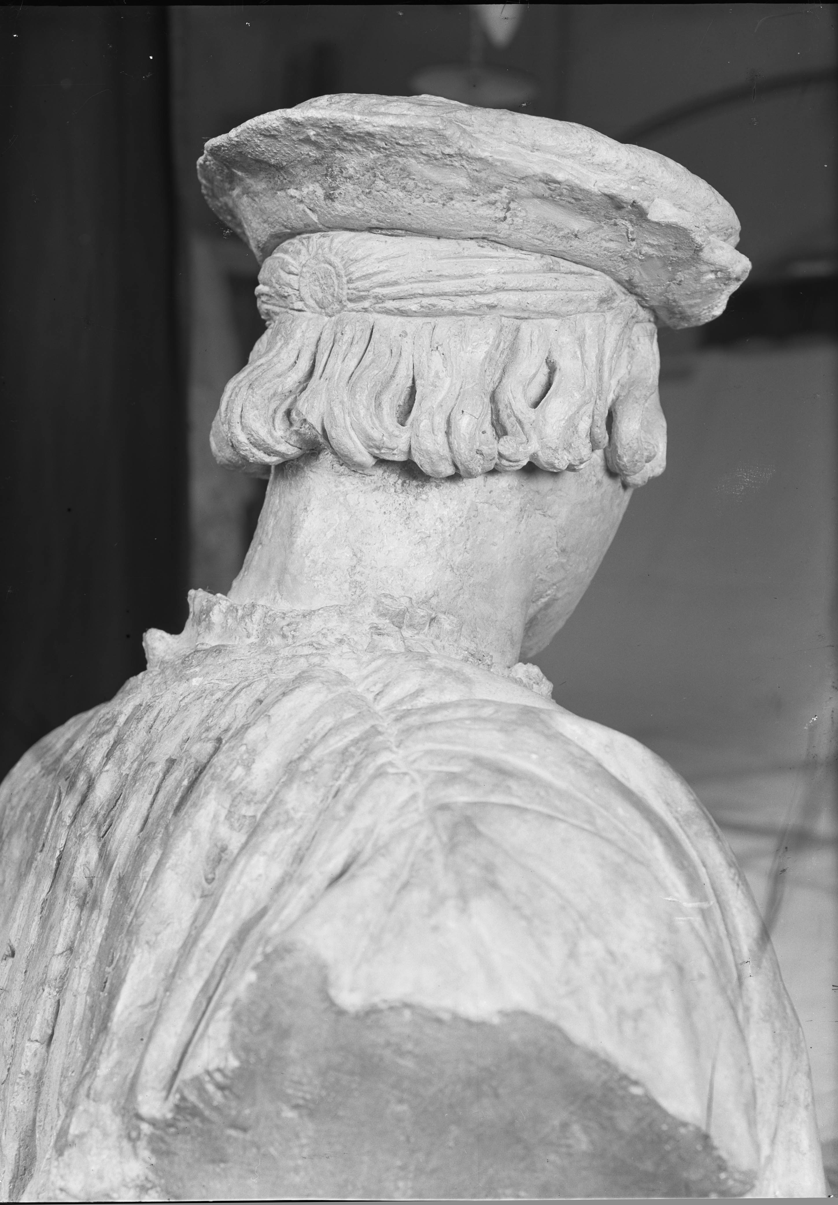 Busto di Lionello Beliardi – Scultura – Sec. 16 (negativo, insieme) di Podio, Begarelli, Antonio (secondo quarto XX)