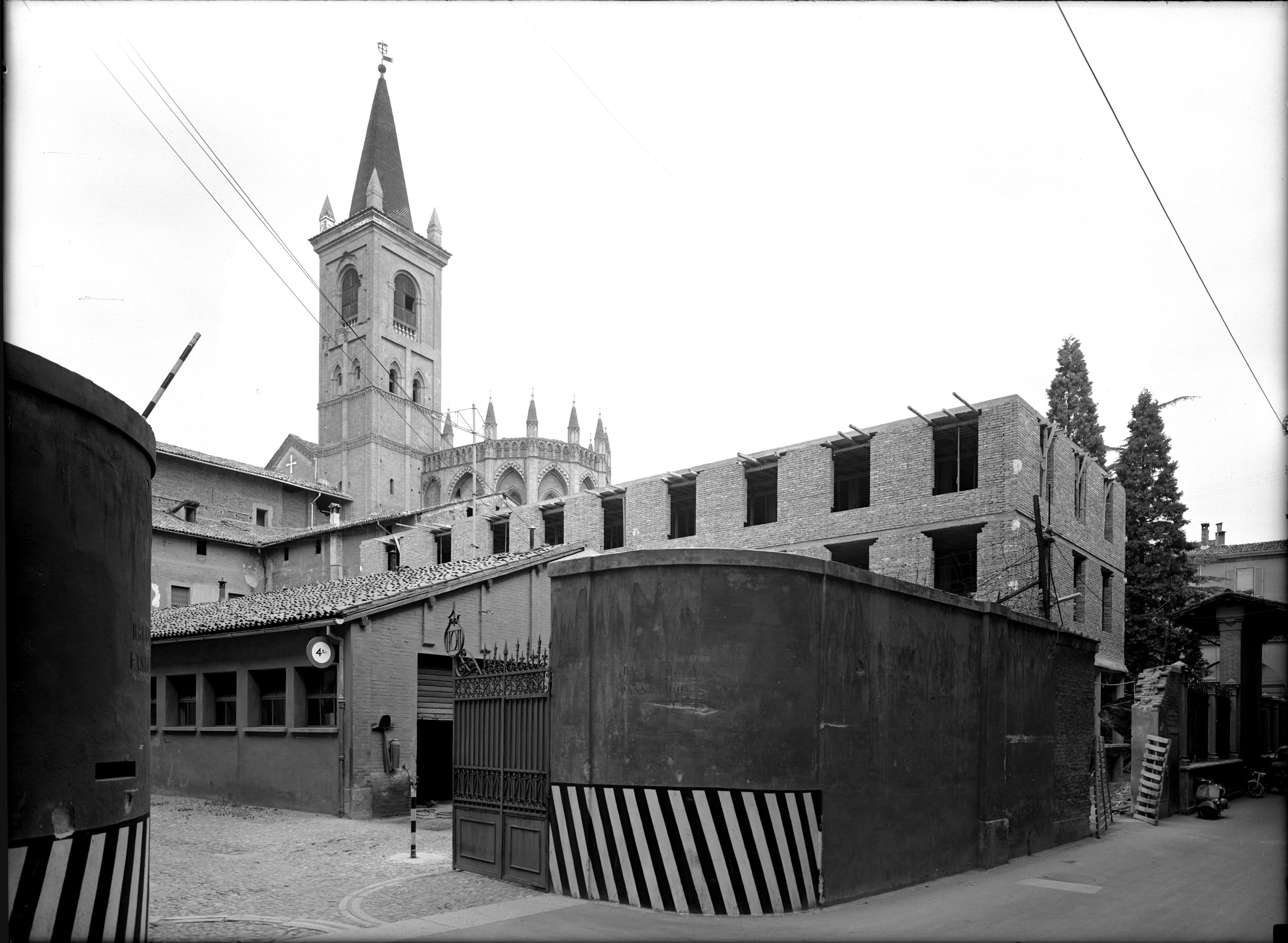 Architettura - Conventi - Chiese - Campanili (negativo) di A. Villani & Figli (ditta) (XX)