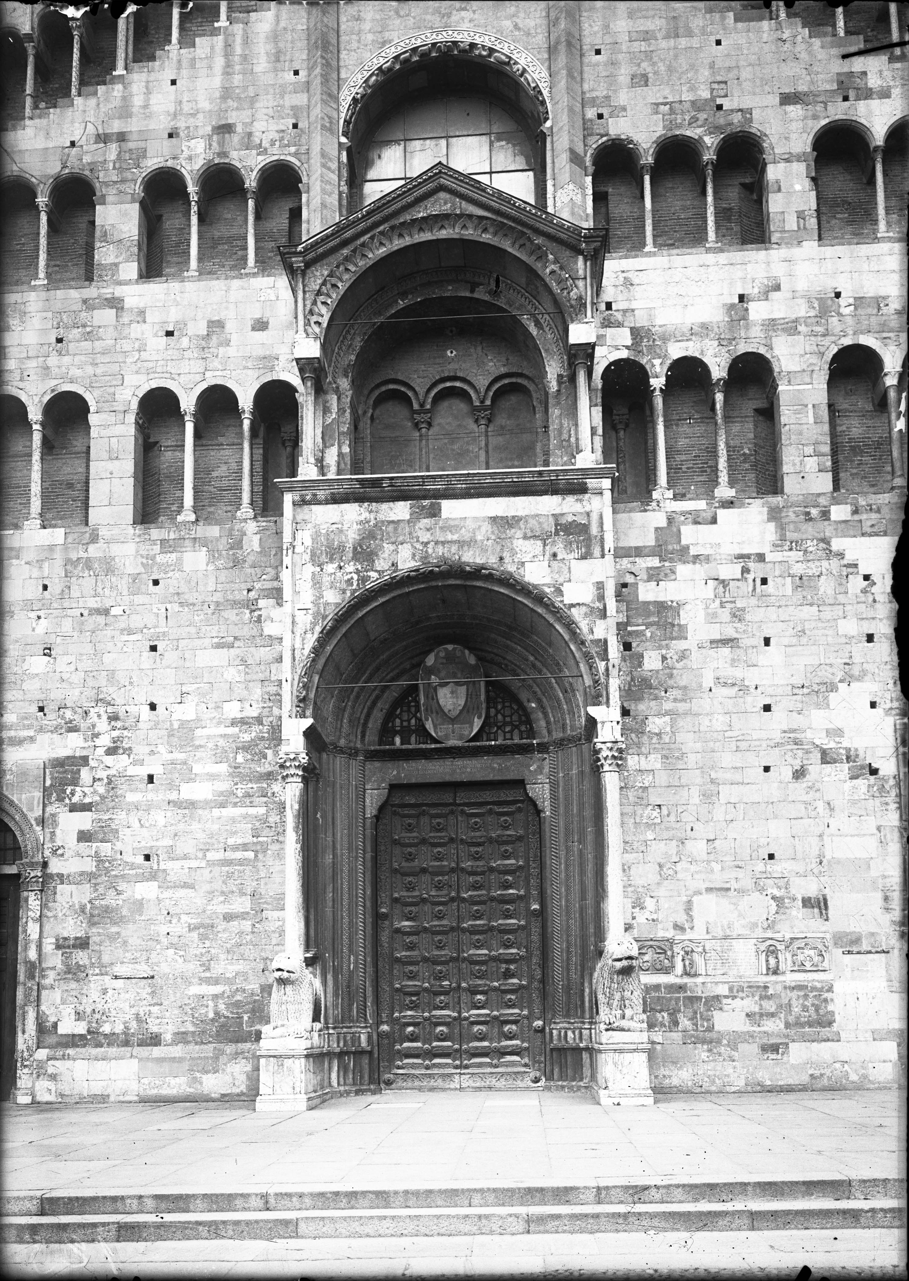 Italia - Emilia Romagna - Parma - Duomo - Battistero - Vescovado - Chiesa di San Giovanni Evangelista (negativo, insieme) di Cascianelli, Primo (XX)