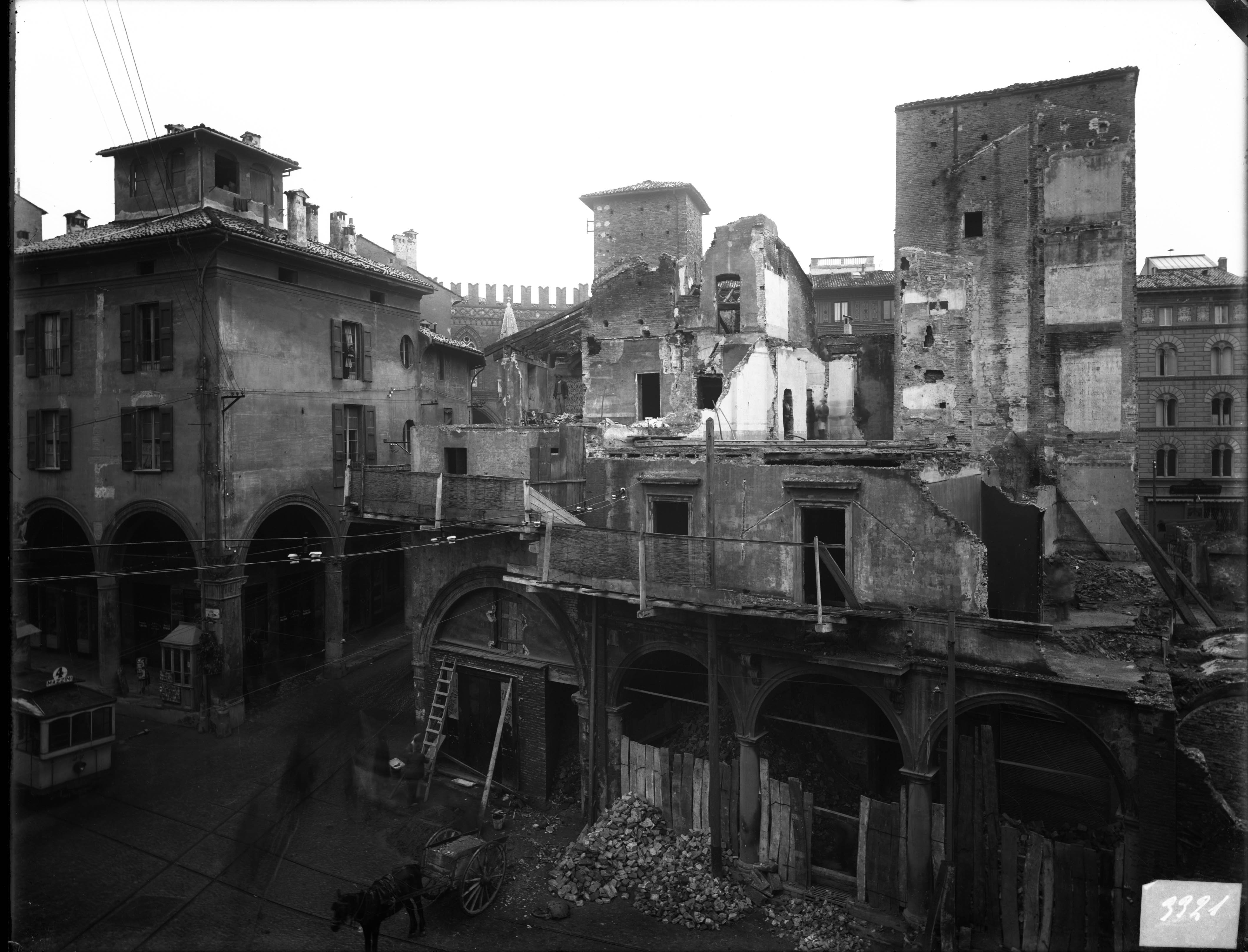 Architettura - Palazzi - Torri - Torre Artenisi (negativo) di Bolognesi Orsini (ditta) (XX)