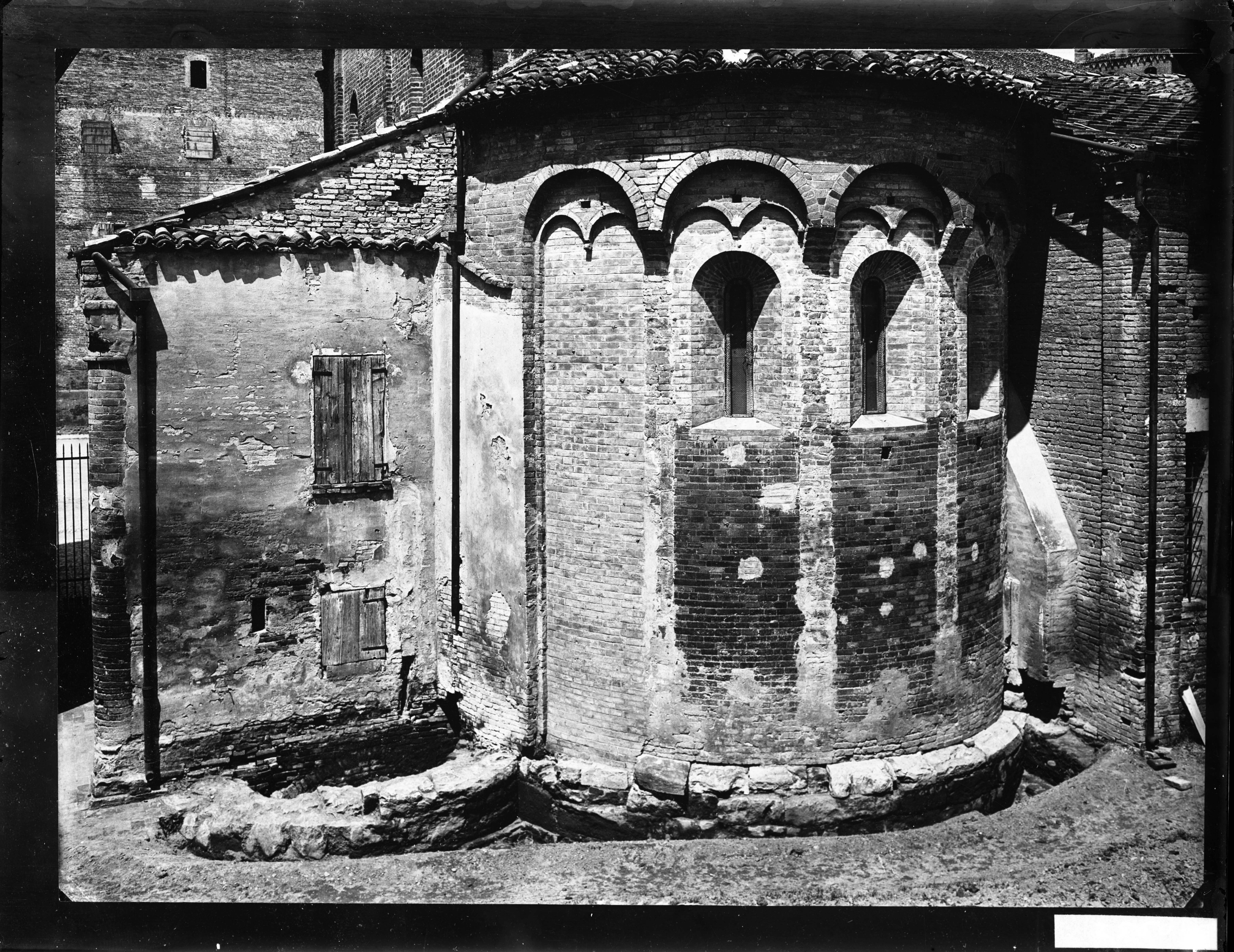 Italia - Emilia Romagna - Carpi - Pieve di Santa Maria in Castello, detta Sagra (negativo) di Studio fotografico Orlandini (ditta) (XX)