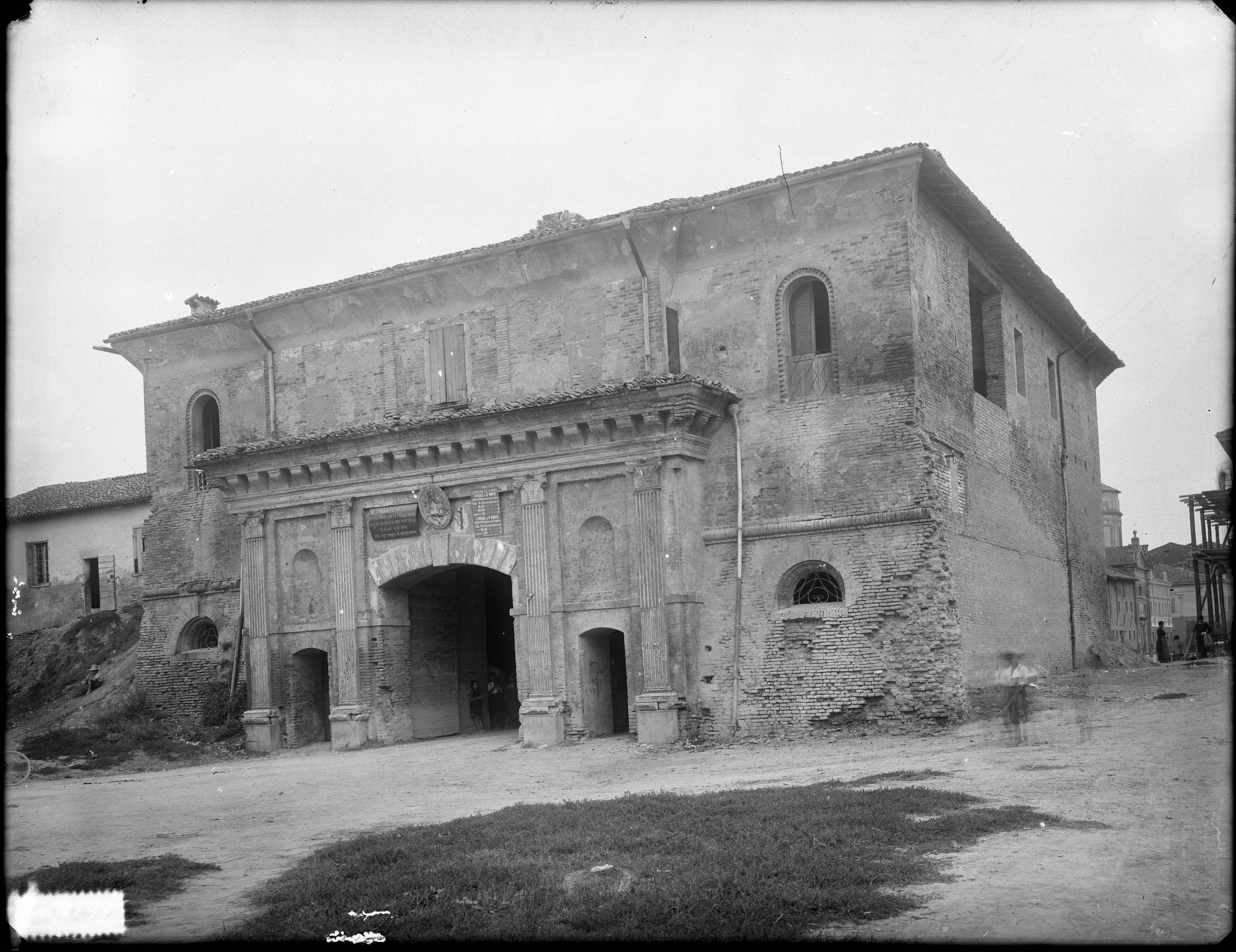 Italia - Emilia Romagna - Carpi - Porta Mantova (già) (negativo, insieme) di Studio fotografico Orlandini (ditta) (XX)