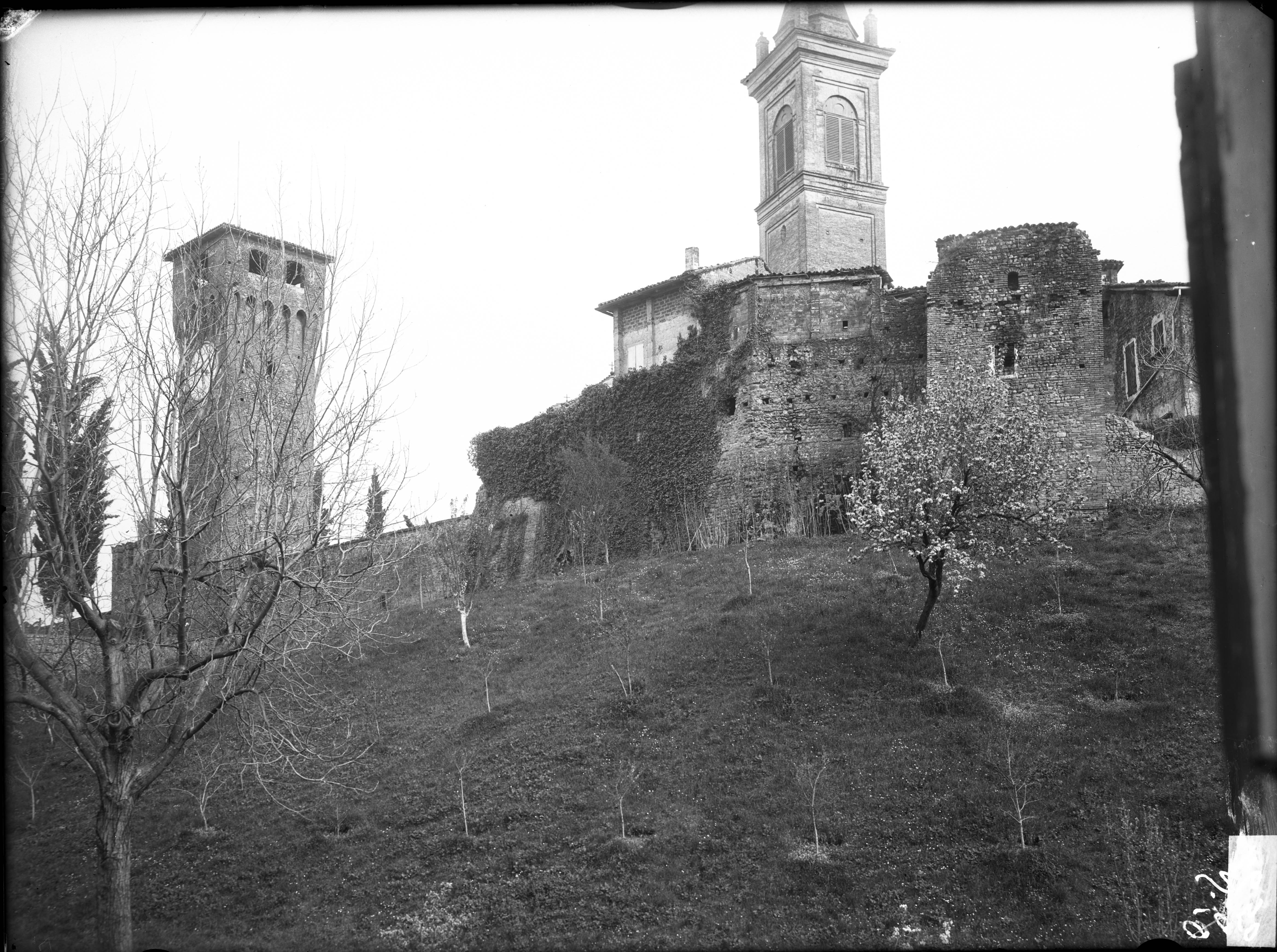 Architettura - Rocche - Castelli - Fortificazioni - Torri - Sec. XV (negativo) di Bolognesi Orsini (XX)