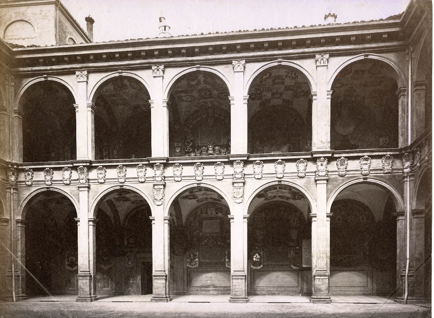 Italia - Emilia Romagna - Bologna - Palazzo dell'Archiginnasio (positivo, elemento-parte componente) di Anonimo, Morandi, Antonio detto Terribilia (e aiuti), Serbelloni, Gabrio (XIX)