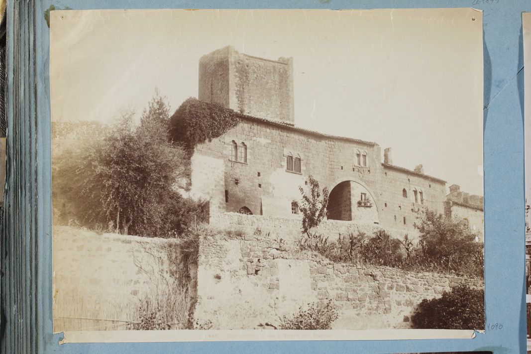 Lazio - Viterbo - Tuscania - Mura, palazzo e torrione medievali (positivo) di Moscioni, Romualdo (attribuito) (XIX)